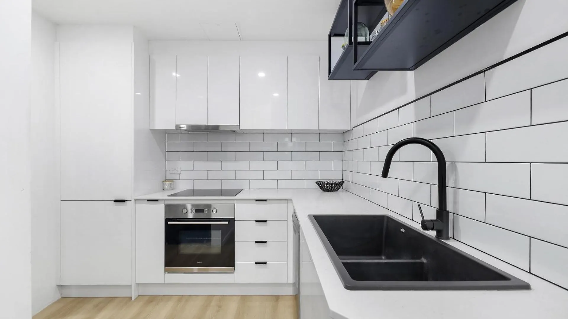 Surfers Paradise 3 Bed Apartment Gold Coast Australia