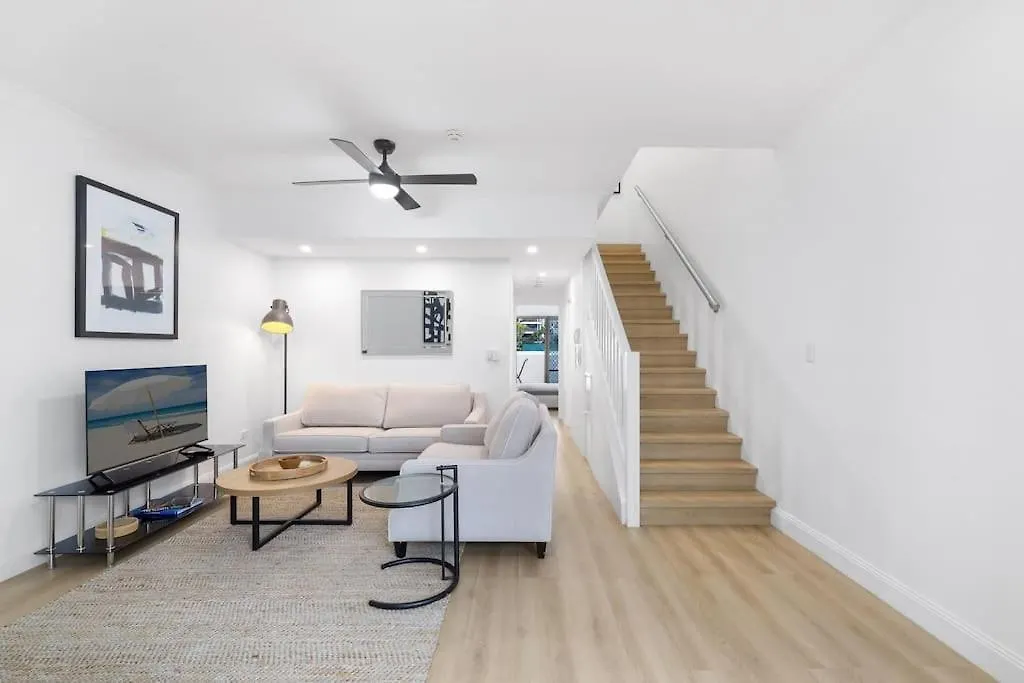 Surfers Paradise 3 Bed Apartment Gold Coast Australia