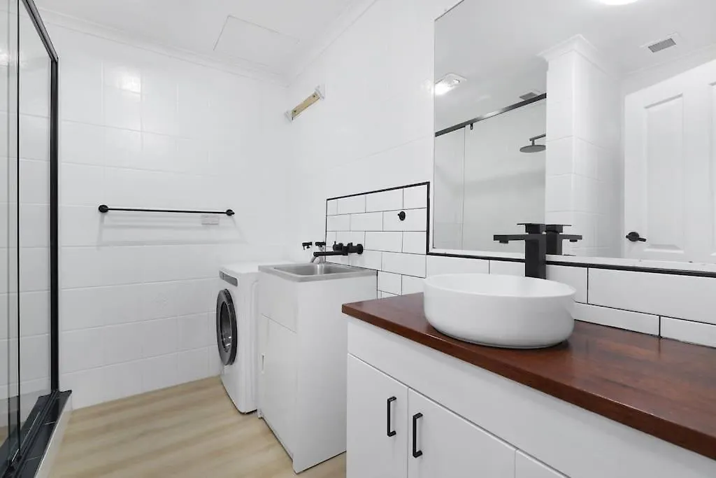 Surfers Paradise 3 Bed Apartment Gold Coast